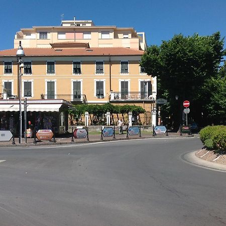 Hotel Giardino Albenga Exterior foto